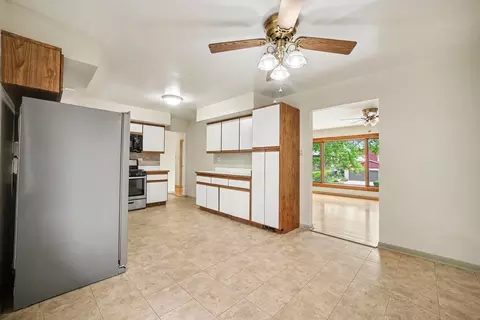 Kitchen - 15217 Pine Dr, Oak Forest, IL 60452 photo 1 of 2