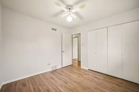 Bedroom - 15217 Pine Dr, Oak Forest, IL 60452 photo 6 of 6