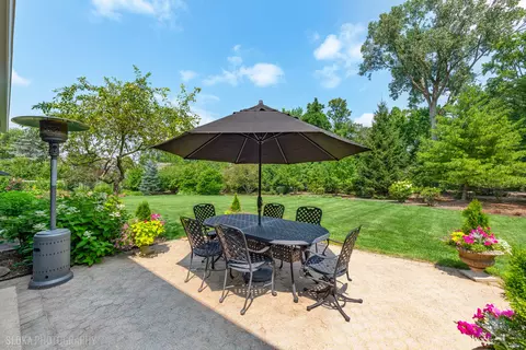 Exterior - 845 Wagner Rd, Glenview, IL 60025 photo 4 of 7