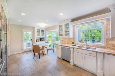 Kitchen - 845 Wagner Rd, Glenview, IL 60025 photo 2 of 2