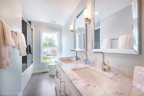 Bath - 845 Wagner Rd, Glenview, IL 60025 photo 4 of 5