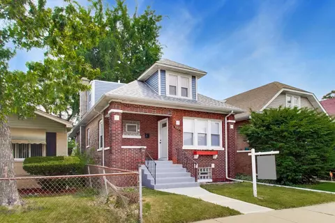 8915 S Racine Ave, Chicago, IL 60620