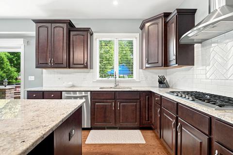 Kitchen - 16418 S Mueller Cir, Plainfield, IL 60586 photo 3 of 6
