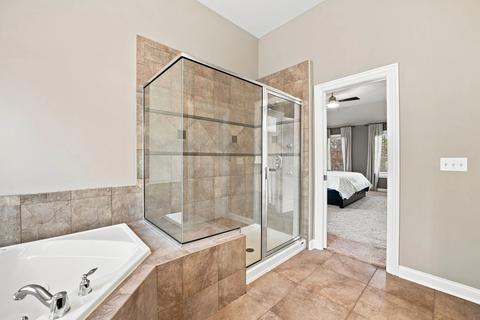 Bath - 16418 S Mueller Cir, Plainfield, IL 60586 photo 3 of 6
