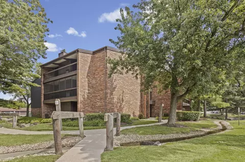 14517 Sussex Ct #PH3, Oak Forest, IL 60452