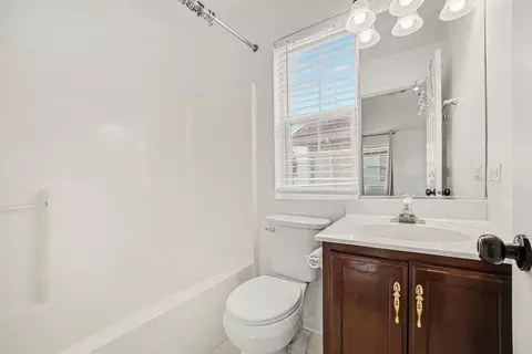 Bath - 25838 S Sunrise Ct, Monee, IL 60449 photo 2 of 4