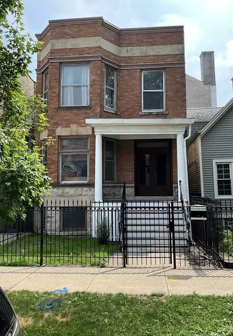 1223 W Gunnison St, Chicago, IL 60640
