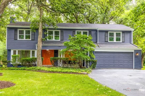 28 Plymouth Ct, Lincolnshire, IL 60069