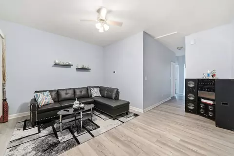 8632 S Sangamon St, Chicago, IL 60620 photo 4