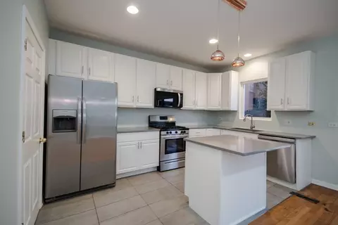 Kitchen - 710 E 51st St #710, Chicago, IL 60615 photo 1 of 2