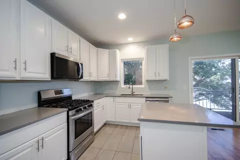 Kitchen - 710 E 51st St #710, Chicago, IL 60615 photo 2 of 2