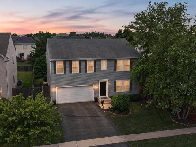 1196 Port Royal Rd, Pingree Grove, IL 60140