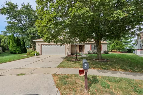 4 Redwing Ct, Savoy, IL 61874