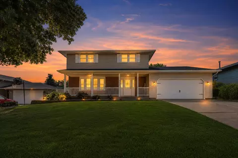 3416 N Thornwood Ave, Davenport, IA 52806
