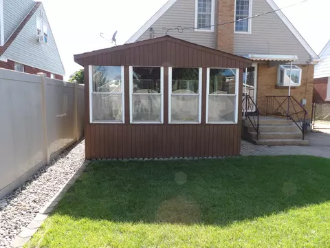 Exterior - 7215 Beech Ave, Hammond, IN 46324 photo 2 of 5