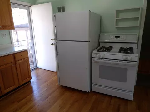 Kitchen - 7215 Beech Ave, Hammond, IN 46324 photo 2 of 2