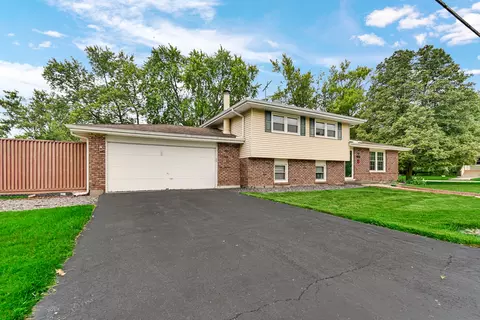 47 N Wabash Ave, Glenwood, IL 60425