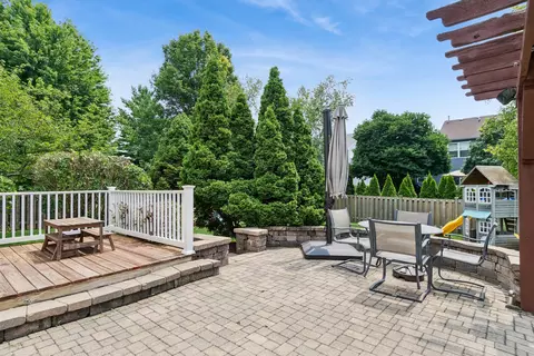 Exterior - 2759 Hillsboro Blvd, Aurora, IL 60503 photo 2 of 4