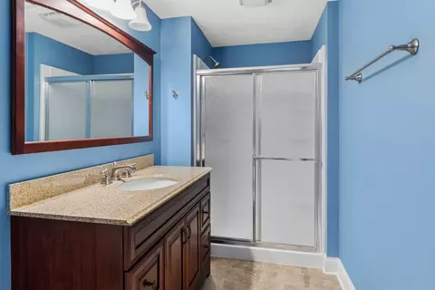 Bath - 2759 Hillsboro Blvd, Aurora, IL 60503 photo 4 of 4