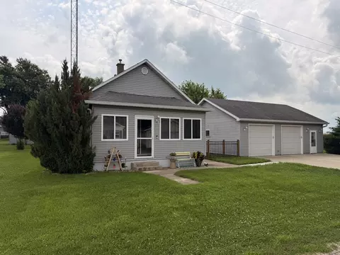 310 S 2nd St, Standard, IL 61363 photo 2