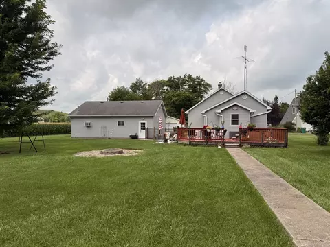 310 S 2nd St, Standard, IL 61363 photo 5