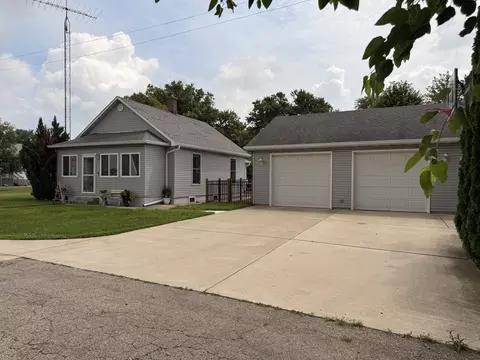 310 S 2nd St, Standard, IL 61363 photo 1