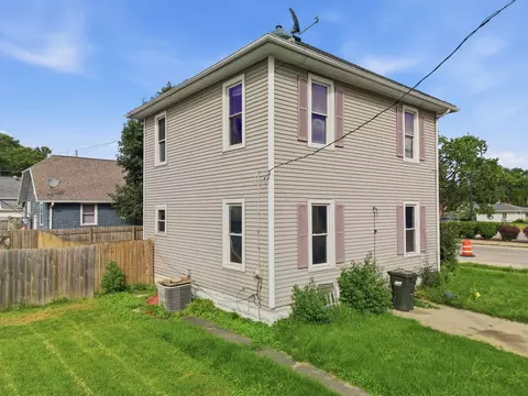 1502 E 4th St, Sterling, IL 61081 photo 2