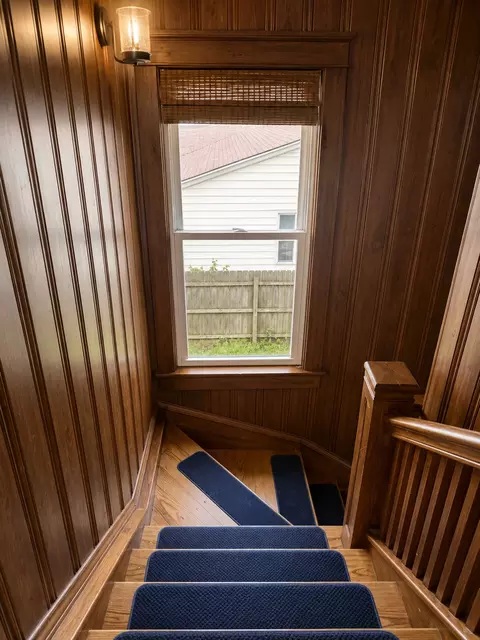 Entry Way - 308 E Washington St, Ashkum, IL 60911 photo 4 of 6