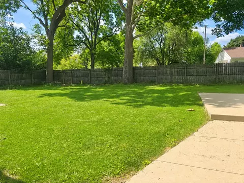Exterior - 308 E Washington St, Ashkum, IL 60911 photo 5 of 11