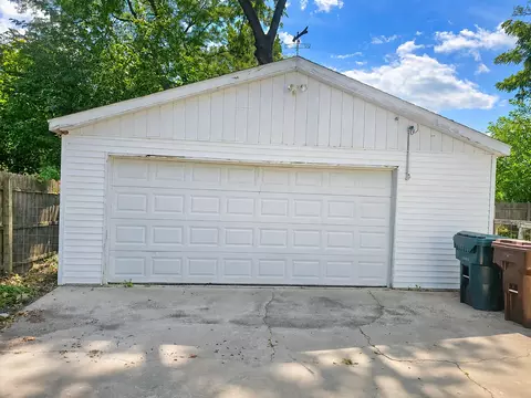 Exterior - 308 E Washington St, Ashkum, IL 60911 photo 9 of 11