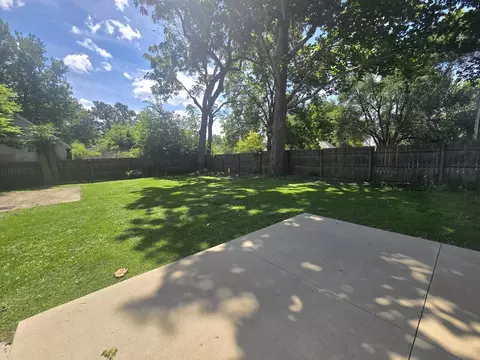 Exterior - 308 E Washington St, Ashkum, IL 60911 photo 10 of 11