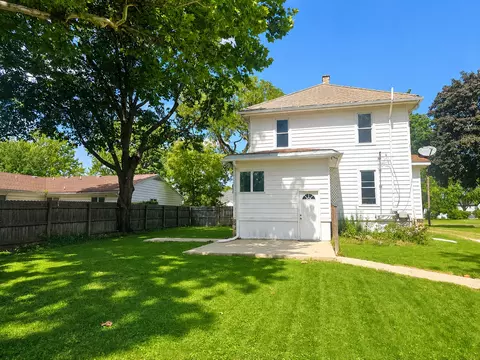 Exterior - 308 E Washington St, Ashkum, IL 60911 photo 6 of 11