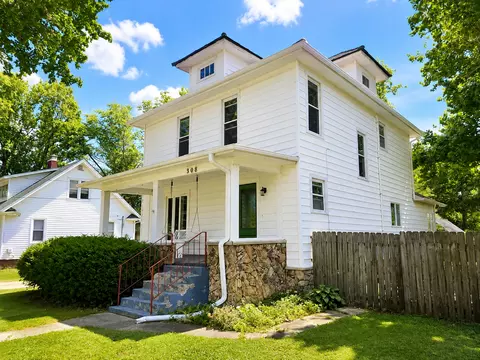 Exterior - 308 E Washington St, Ashkum, IL 60911 photo 2 of 11