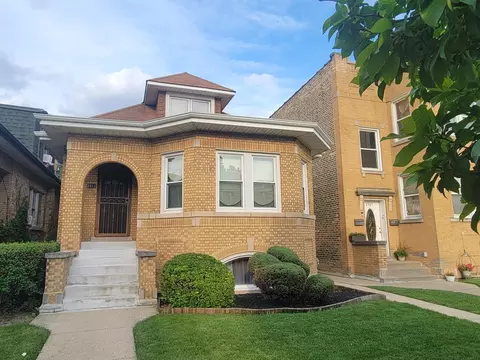 2911 N Kenneth Ave, Chicago, IL 60641