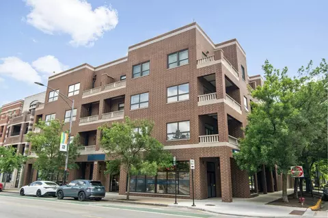 1952 W Cuyler Ave #404, Chicago, IL 60613