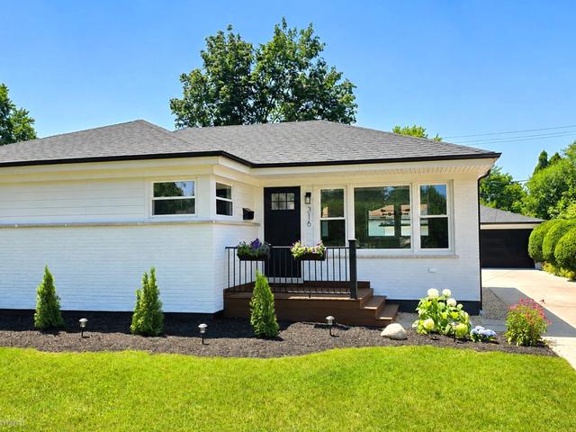 316 N Reuter Dr, Arlington Heights, IL 60005