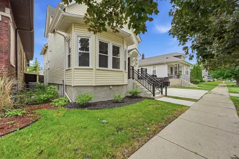 2621 Orchard St, Blue Island, IL 60406
