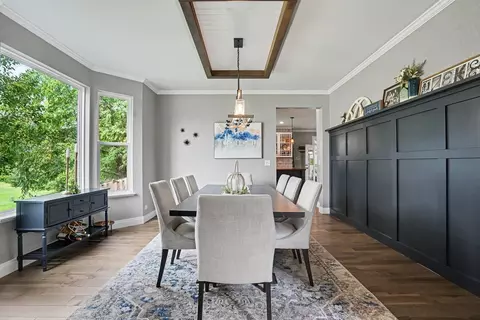 Dining - 2989 Wagon Rd, Elgin, IL 60124 photo 2 of 2