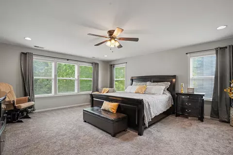 Bedroom - 2989 Wagon Rd, Elgin, IL 60124 photo 1 of 2