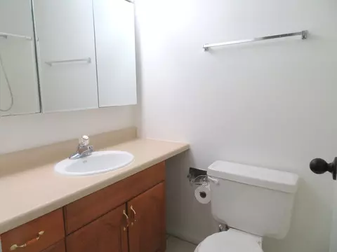 Bath - 1901 C Lisbon Rd #C, Morris, IL 60450 photo 1 of 1