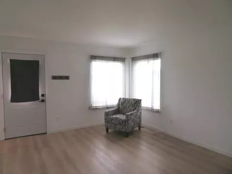 Living - 1901 C Lisbon Rd #C, Morris, IL 60450 photo 2 of 4