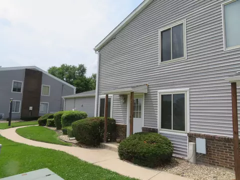 Exterior - 1901 C Lisbon Rd #C, Morris, IL 60450 photo 2 of 3