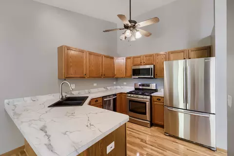 Kitchen - 2016 Jeffrey Ln #2016, Elgin, IL 60123 photo 3 of 3