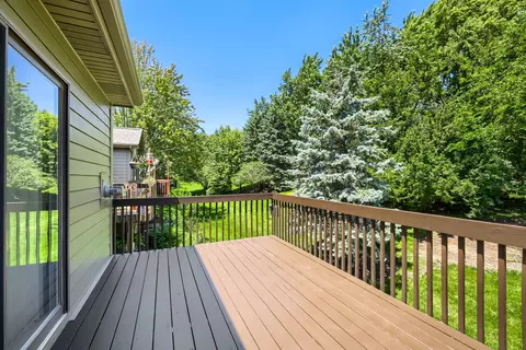 Exterior - 2016 Jeffrey Ln #2016, Elgin, IL 60123 photo 3 of 4