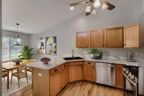 Kitchen - 2016 Jeffrey Ln #2016, Elgin, IL 60123 photo 1 of 3