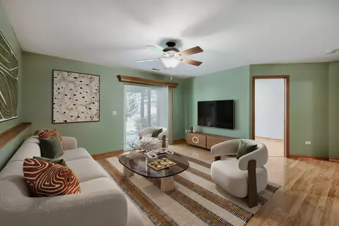 Living - 2016 Jeffrey Ln #2016, Elgin, IL 60123 photo 3 of 4
