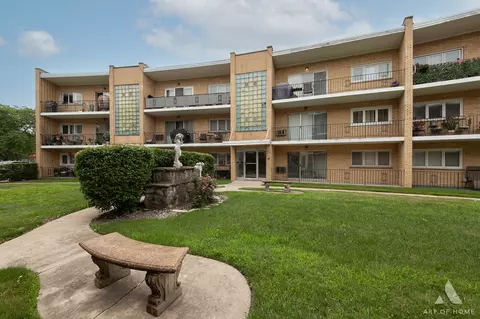 10316 S Pulaski Rd #303, Oak Lawn, IL 60453