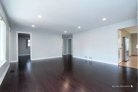 Living - 1000 E Ardyce Ln, Mount Prospect, IL 60056 photo 2 of 12