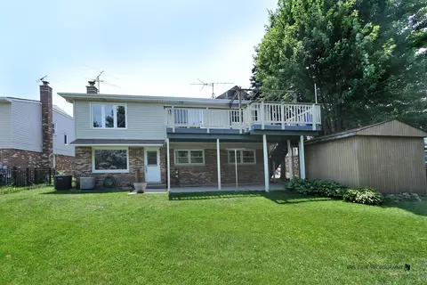 Exterior - 1000 E Ardyce Ln, Mount Prospect, IL 60056 photo 6 of 6