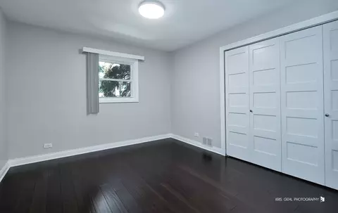 Bedroom - 1000 E Ardyce Ln, Mount Prospect, IL 60056 photo 2 of 7